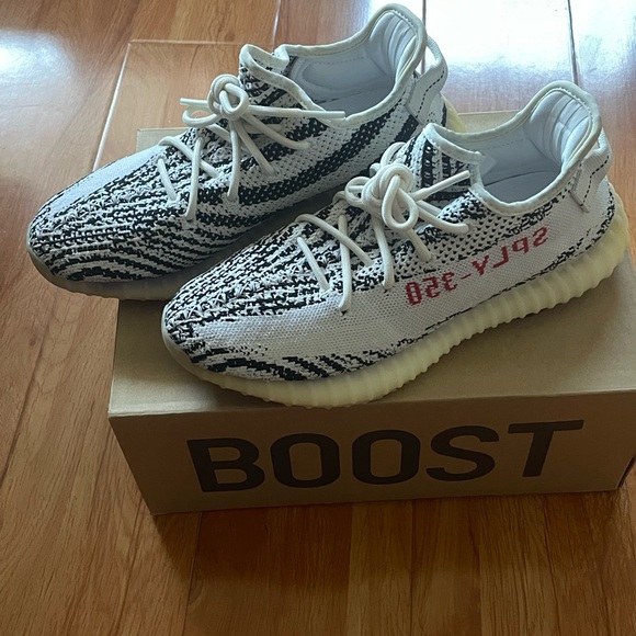 Yeezy Boost 350 ! Only worn twice! Practically New ! - Picture 2 of 4